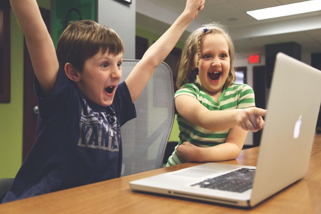 Photo by StartupStockPhotos children, win, success